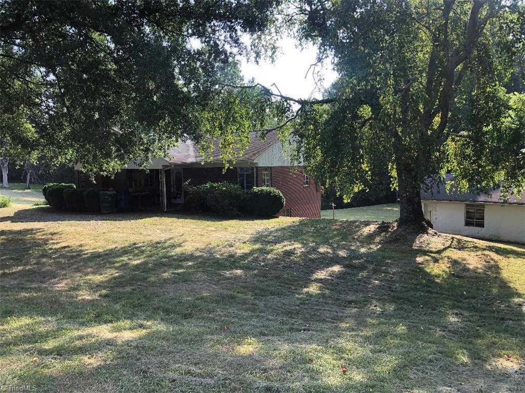 1420 North Franklin Road Mount Airy, NC 27030 - Photo 3 of 19 Gallery Image 3