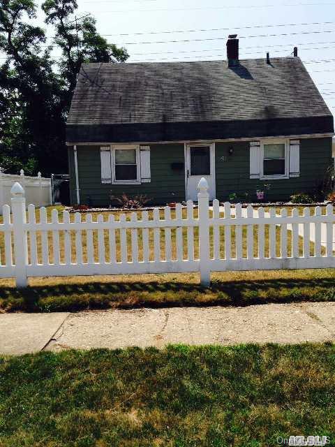 98 Cornflower Road Levittown, NY 11756 - Photo 1 of 1 Gallery Image 1