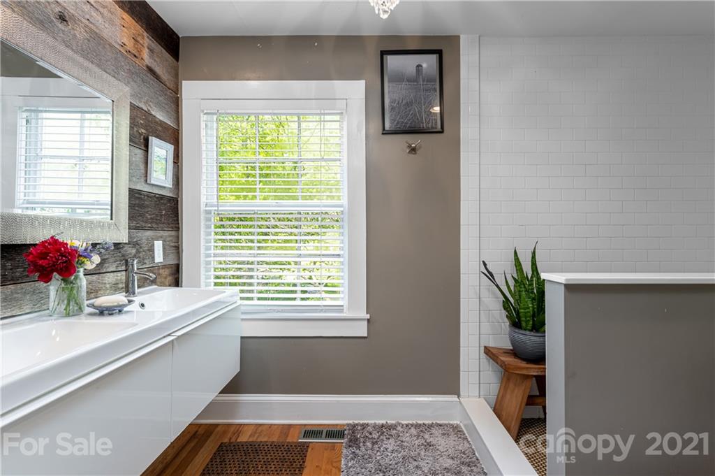 2 Spring Cove Road Asheville, NC 28804 - Photo 22 of 48 Gallery Image 22