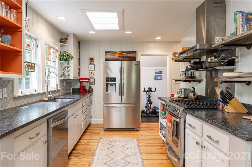 2 Spring Cove Road Asheville, NC 28804 - Photo 4 of 48 Gallery Image 4