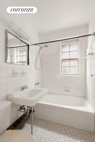 $1,350,000 | 15 Charles Street, Unit 6E | West Village