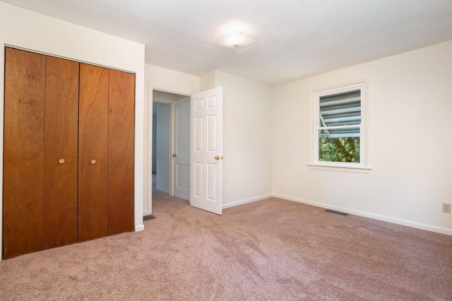 3807 Riehle Road Cincinnati, OH 45247 - Photo 17 of 26 Gallery Image 17