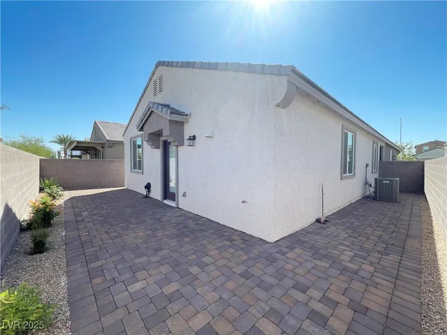 $2,300 | 3762 Neblina Drive, Henderson, NV 89052