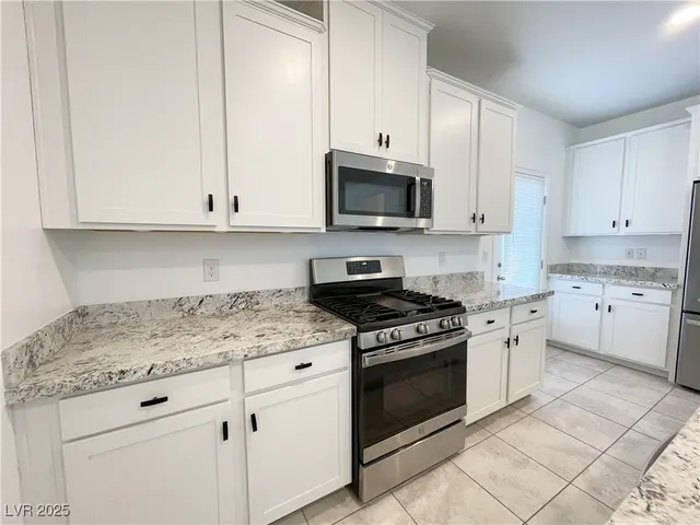 $2,300 | 3762 Neblina Drive, Henderson, NV 89052