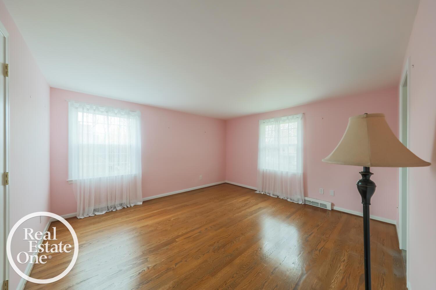 516 Thorntree Road Grosse Pointe, MI 48236 - Photo 25 of 28 Fourth Bedroom