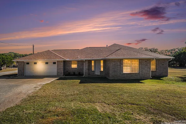 $1,100,000 | 50710 Interstate 10, Comfort, TX 78013
