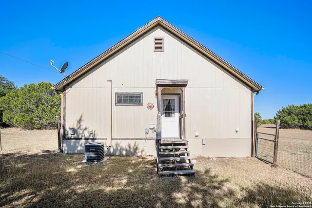 $1,190,000 | 50710 Interstate 10, Comfort, TX 78013