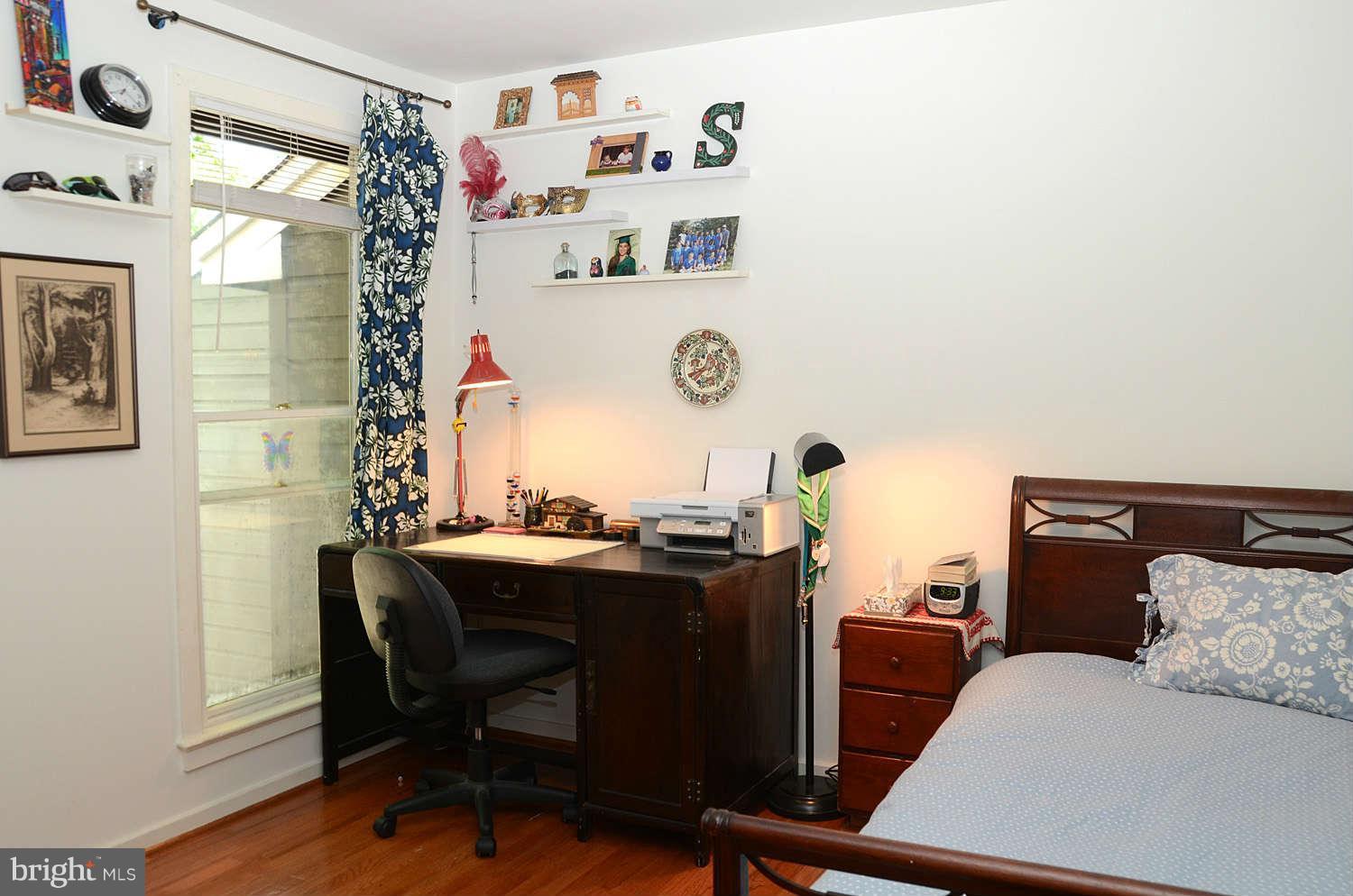 1625 Apricot Court Reston, VA 20190 - Photo 19 of 30 Bedroom
