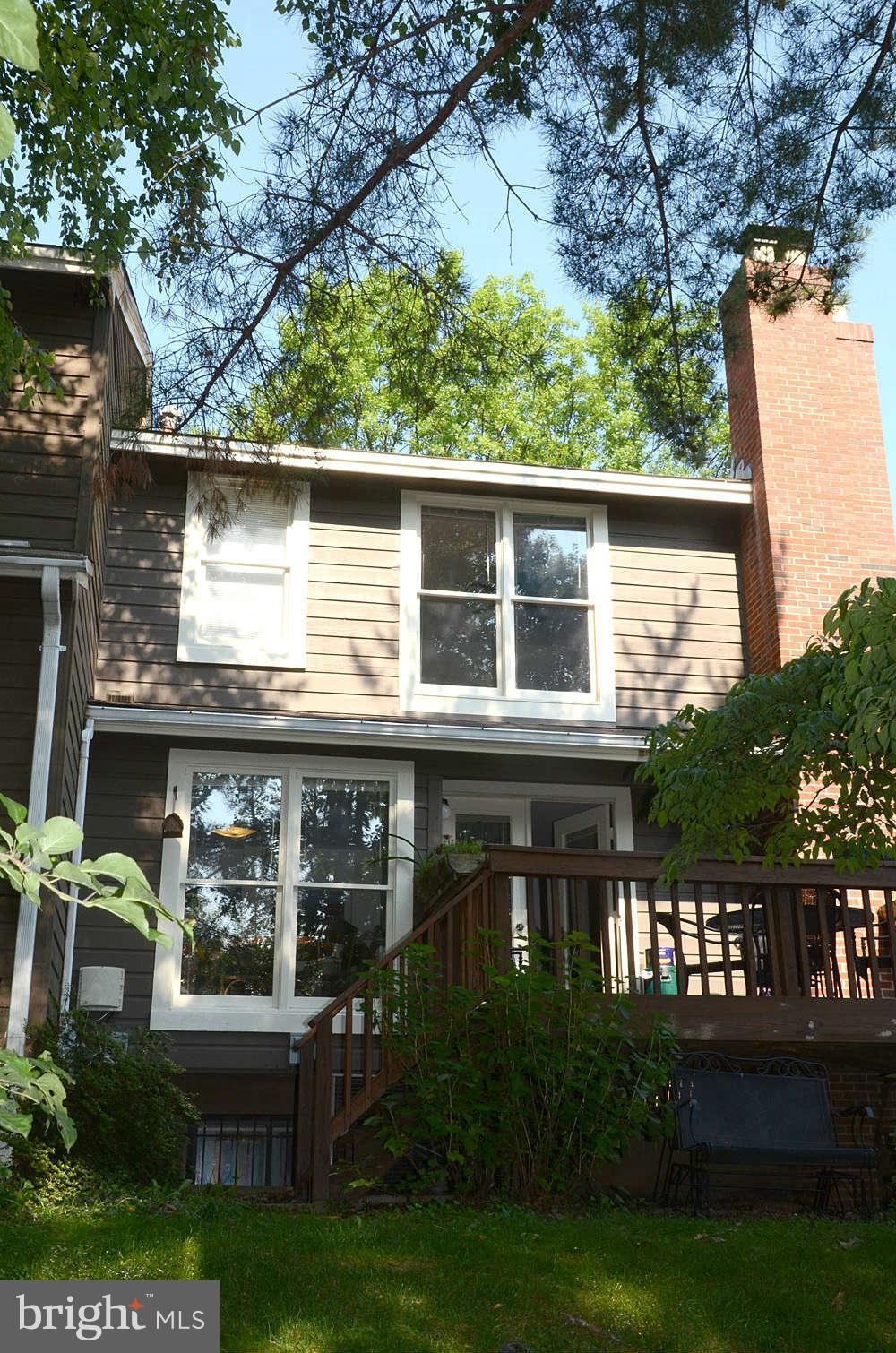1625 Apricot Court Reston, VA 20190 - Photo 24 of 30 Exterior Rear