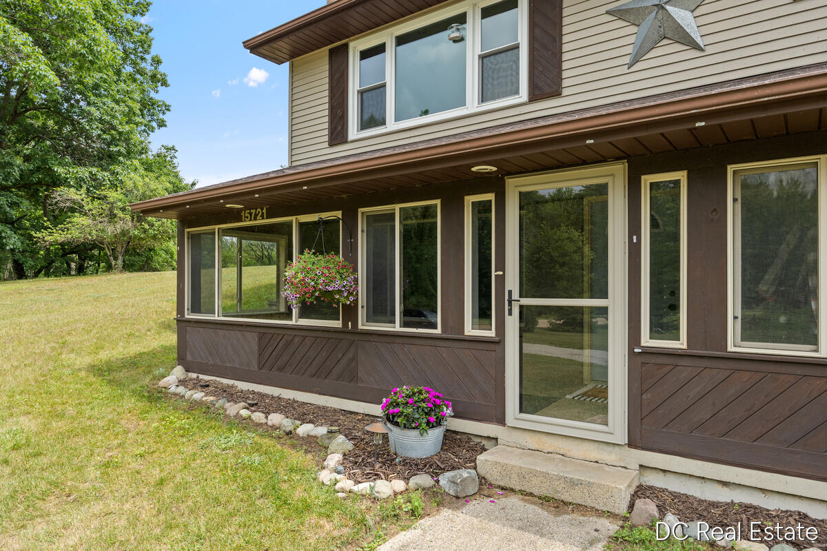 15721 West Almy Road Howard City, MI 49329 - Photo 2 of 35 15721-W-Almy_004