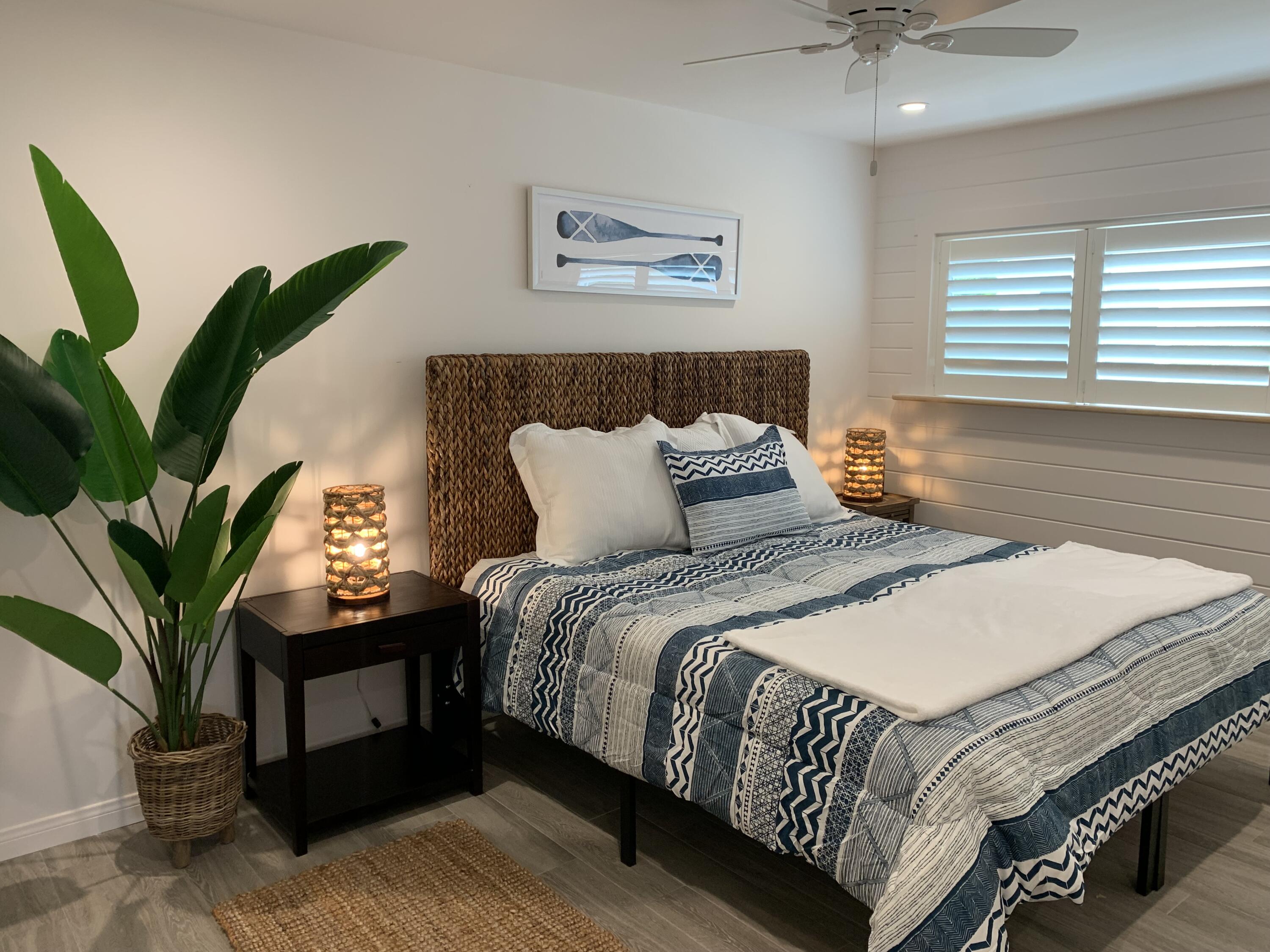 4950 Sandyland Road, Unit 120 Carpinteria, CA 93013 - Photo 7 of 9 King in 2nd room