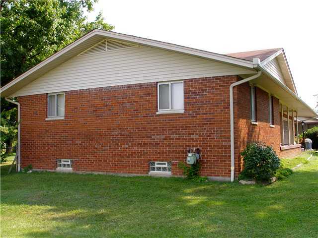 2506 East Howard Road Columbus, OH 43207 - Photo 3 of 19