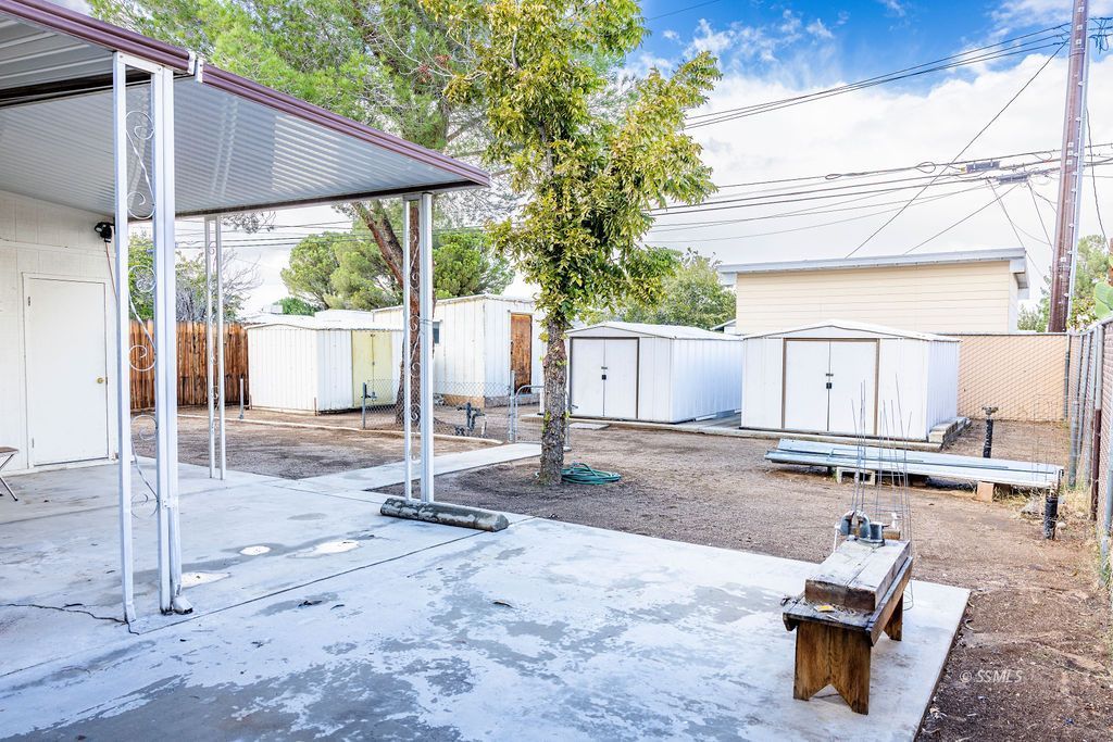 740 West Reeves Avenue Ridgecrest, CA 93555 - Photo 5 of 31 Gallery Image 5