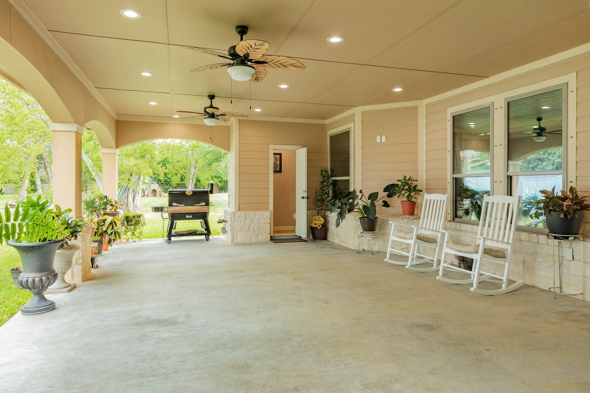 309 Hickman Lane Angleton, TX 77515 - Photo 31 of 37 Gallery Image 31