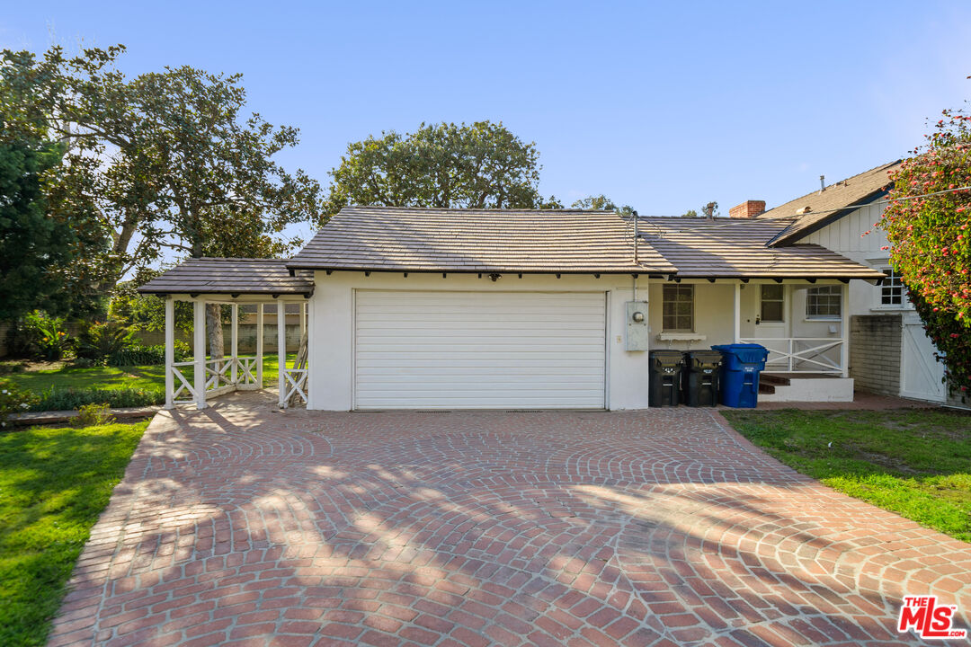 109 Homewood Road Los Angeles, CA 90049 - Photo 29 of 30