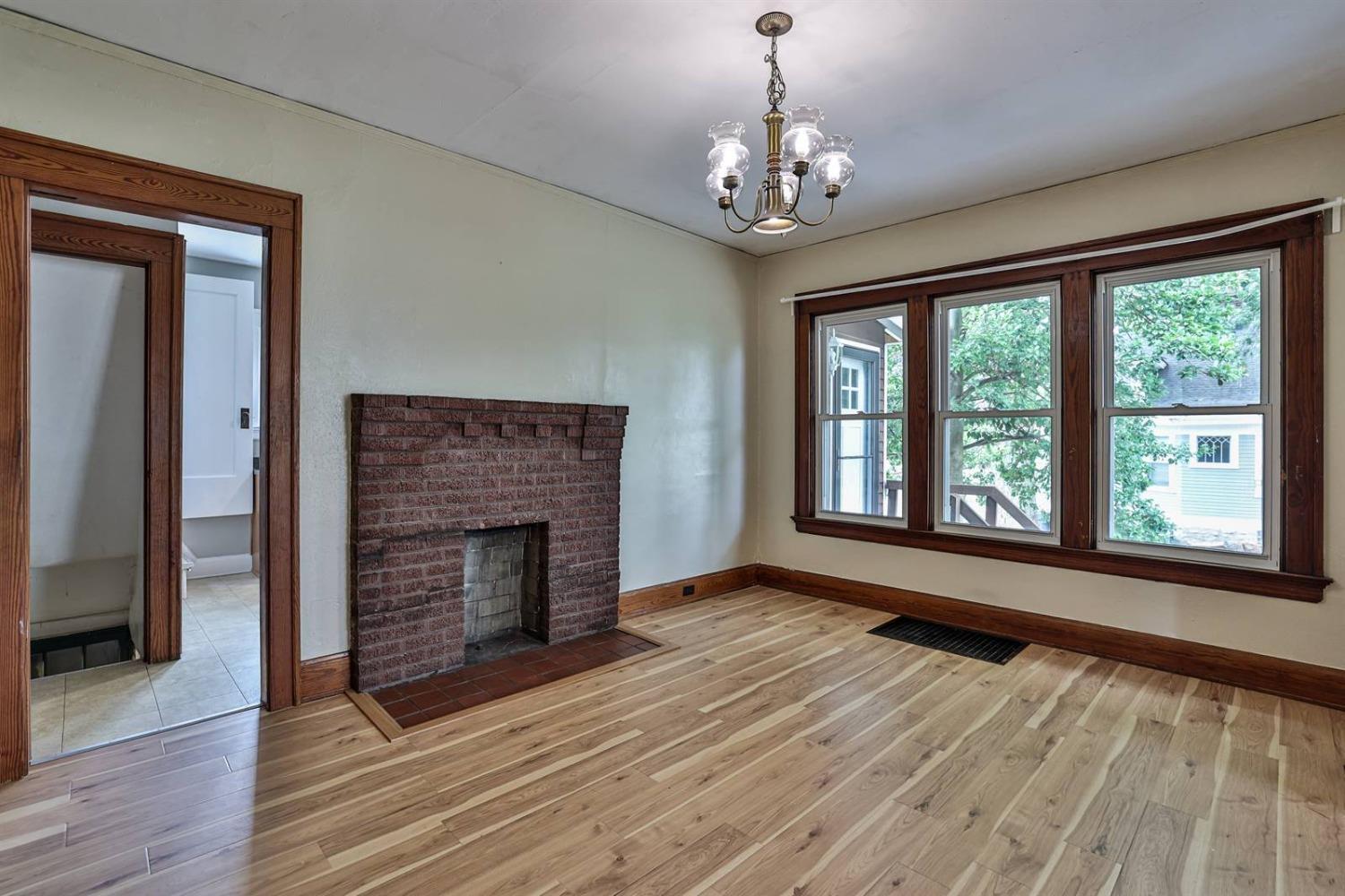 4449 Foley Road Cincinnati, OH 45238 - Photo 8 of 39