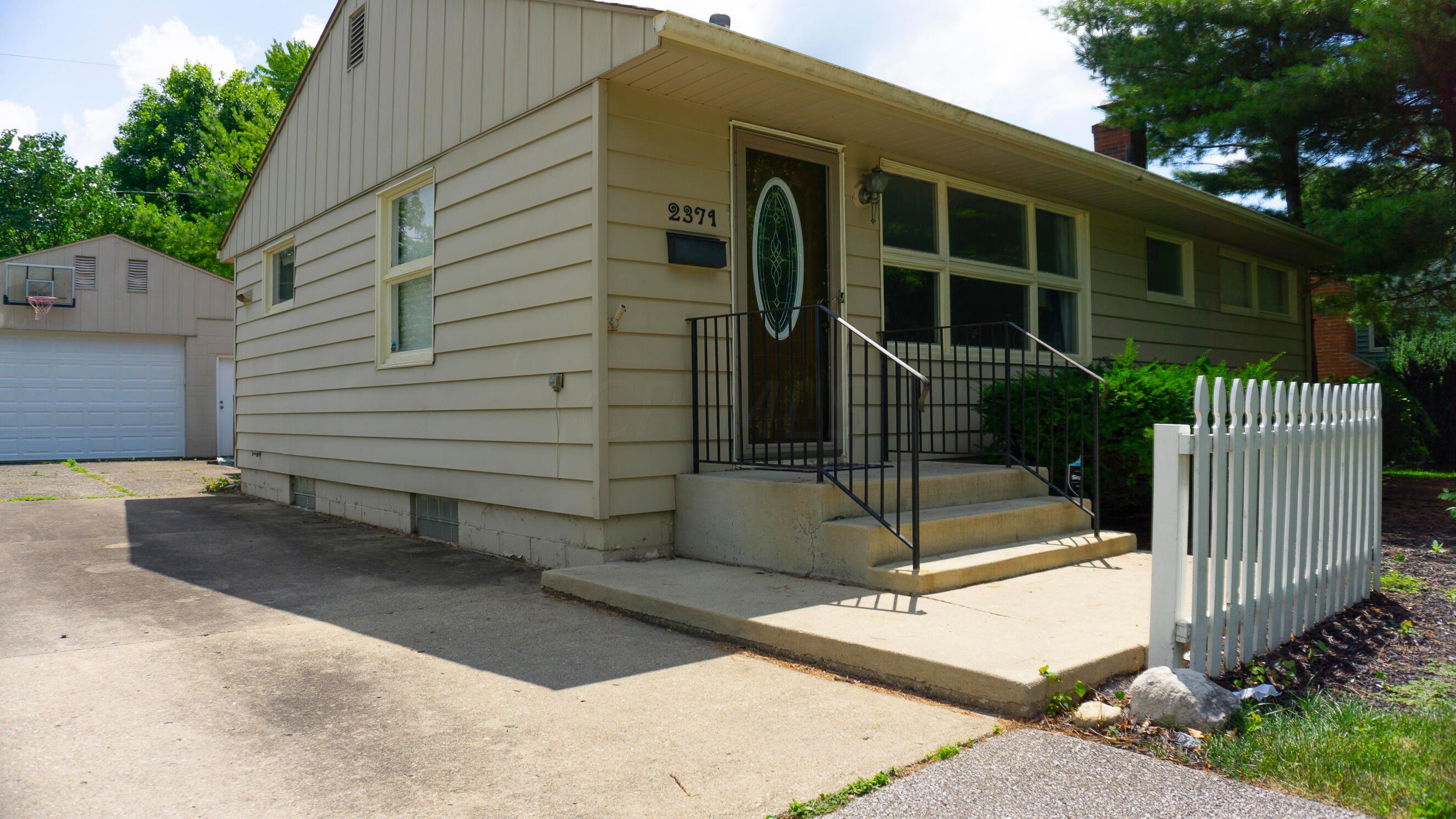 2371 Nottingham Road Columbus, OH 43221 - Photo 2 of 18 2371 Nottingham30