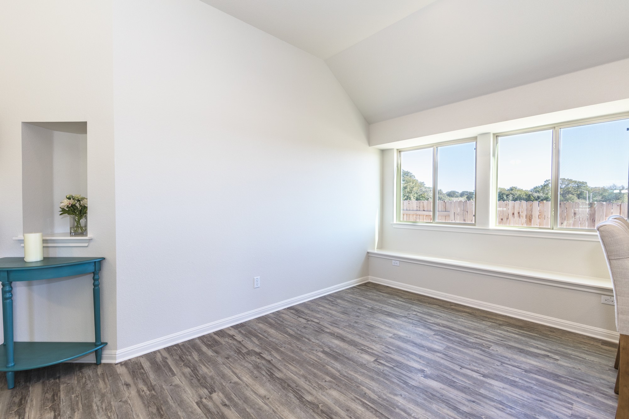 2725 Hopi Path Leander, TX 78641 - Photo 15 of 30 A well-lit room featuring durable flooring and a built-in window bench perfect for quiet contemplation.