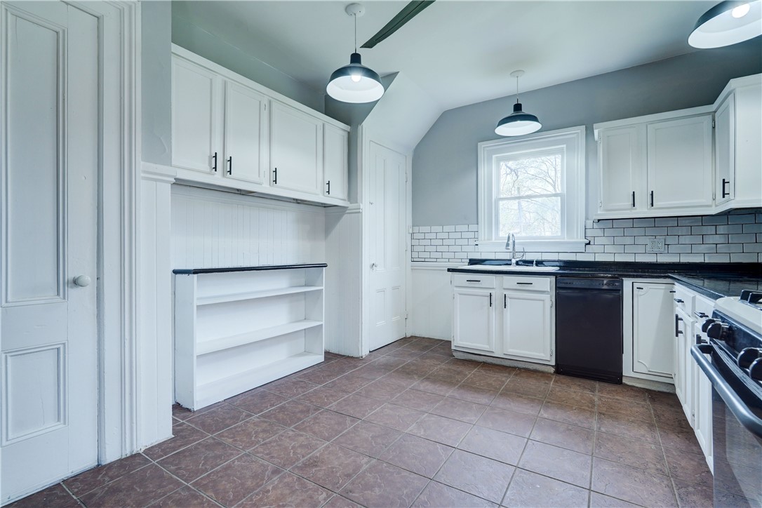 42 Hickory Street Rochester, NY 14620 - Photo 23 of 41