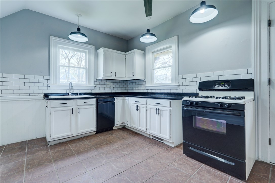 42 Hickory Street Rochester, NY 14620 - Photo 24 of 41