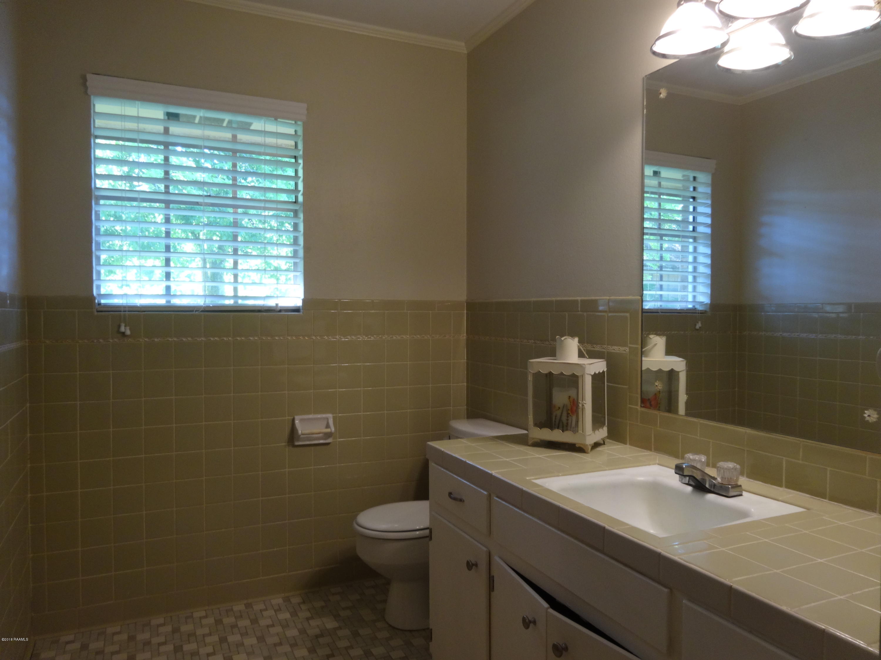 177 Atlas Road Youngsville, LA 70592 - Photo 18 of 33 Master Bath