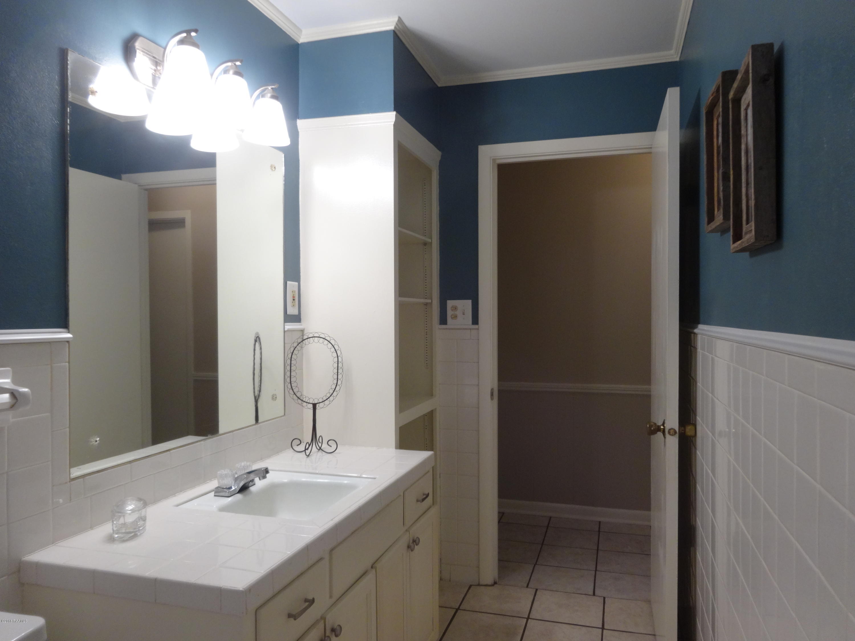 177 Atlas Road Youngsville, LA 70592 - Photo 21 of 33 Guest Bath