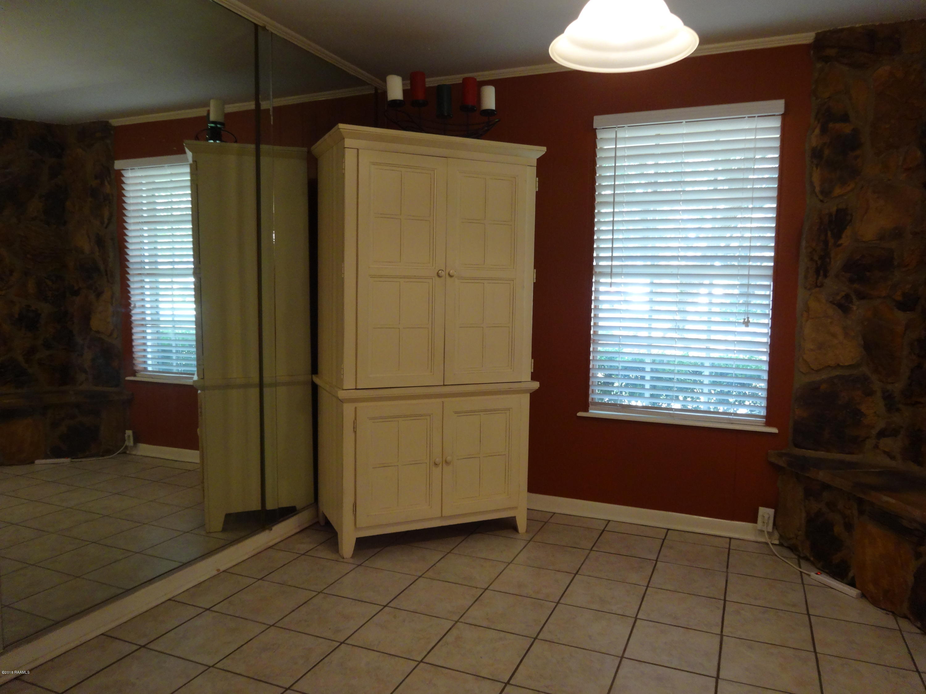 177 Atlas Road Youngsville, LA 70592 - Photo 4 of 33 Dining Area