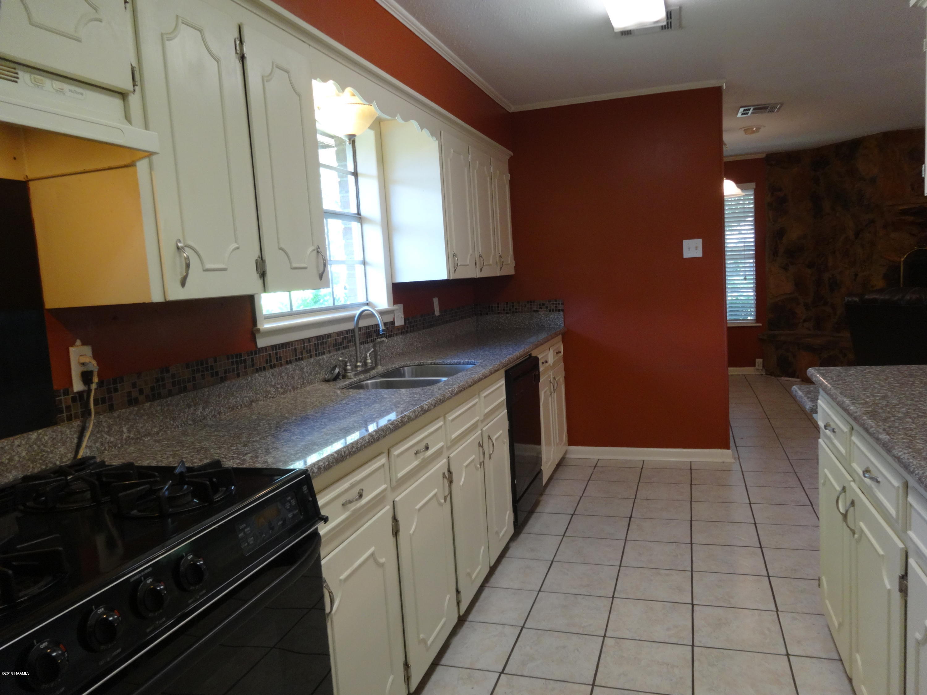 177 Atlas Road Youngsville, LA 70592 - Photo 9 of 33 Kitchen view