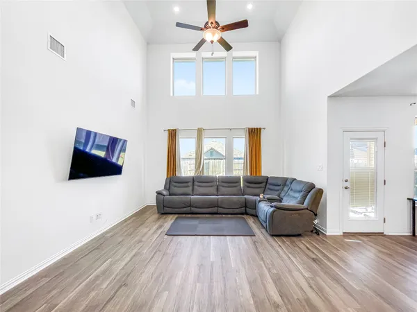 $2,800 | 114 Contrada Grace Lane, Hutto, TX 78634