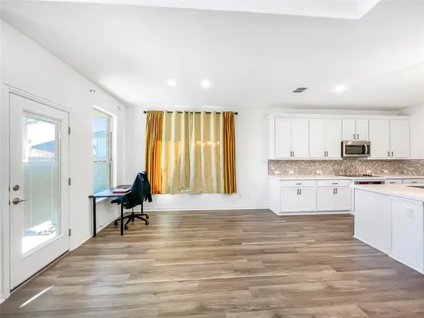 $2,800 | 114 Contrada Grace Lane, Hutto, TX 78634