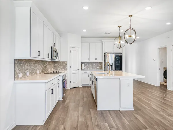 $2,800 | 114 Contrada Grace Lane, Hutto, TX 78634