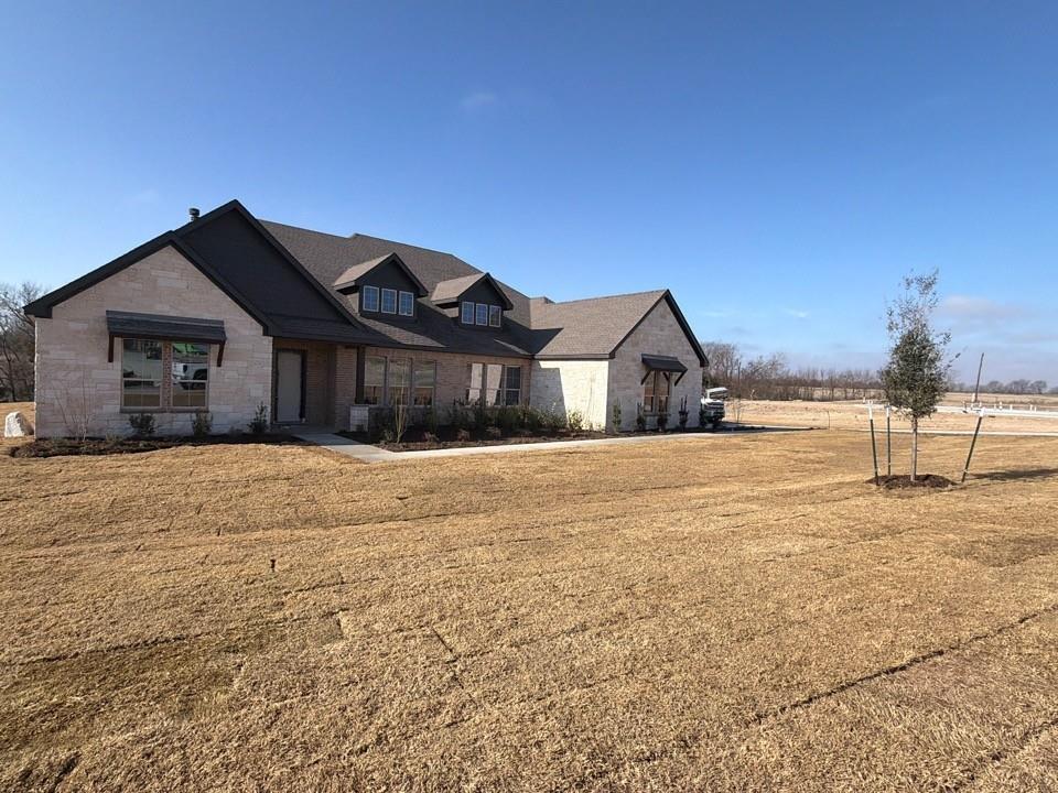 905 Perrin Lane Van Alstyne, TX 75495 - Photo 3 of 8 a view of house with yard