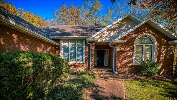 888 South Long Drive, Springfield, MO 65802