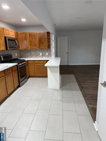 $2,600 | 25 Pavonia Avenue, Unit 2, Kearny, NJ 07032