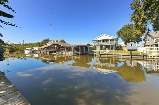 $185,000 | 4958 Anthony Lane, Barataria, LA 70036