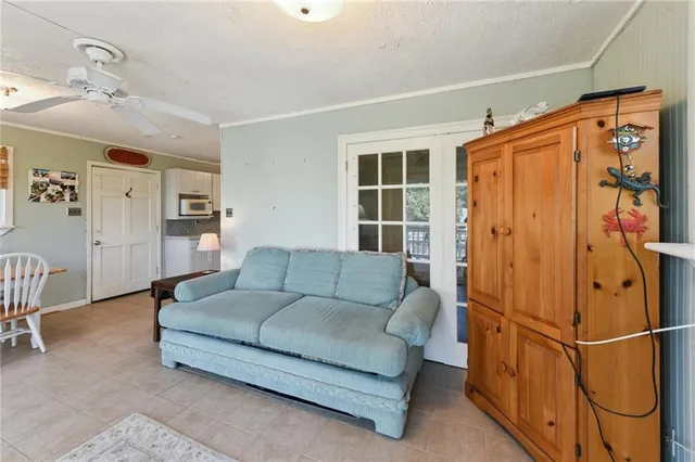 $185,000 | 4958 Anthony Lane, Barataria, LA 70036