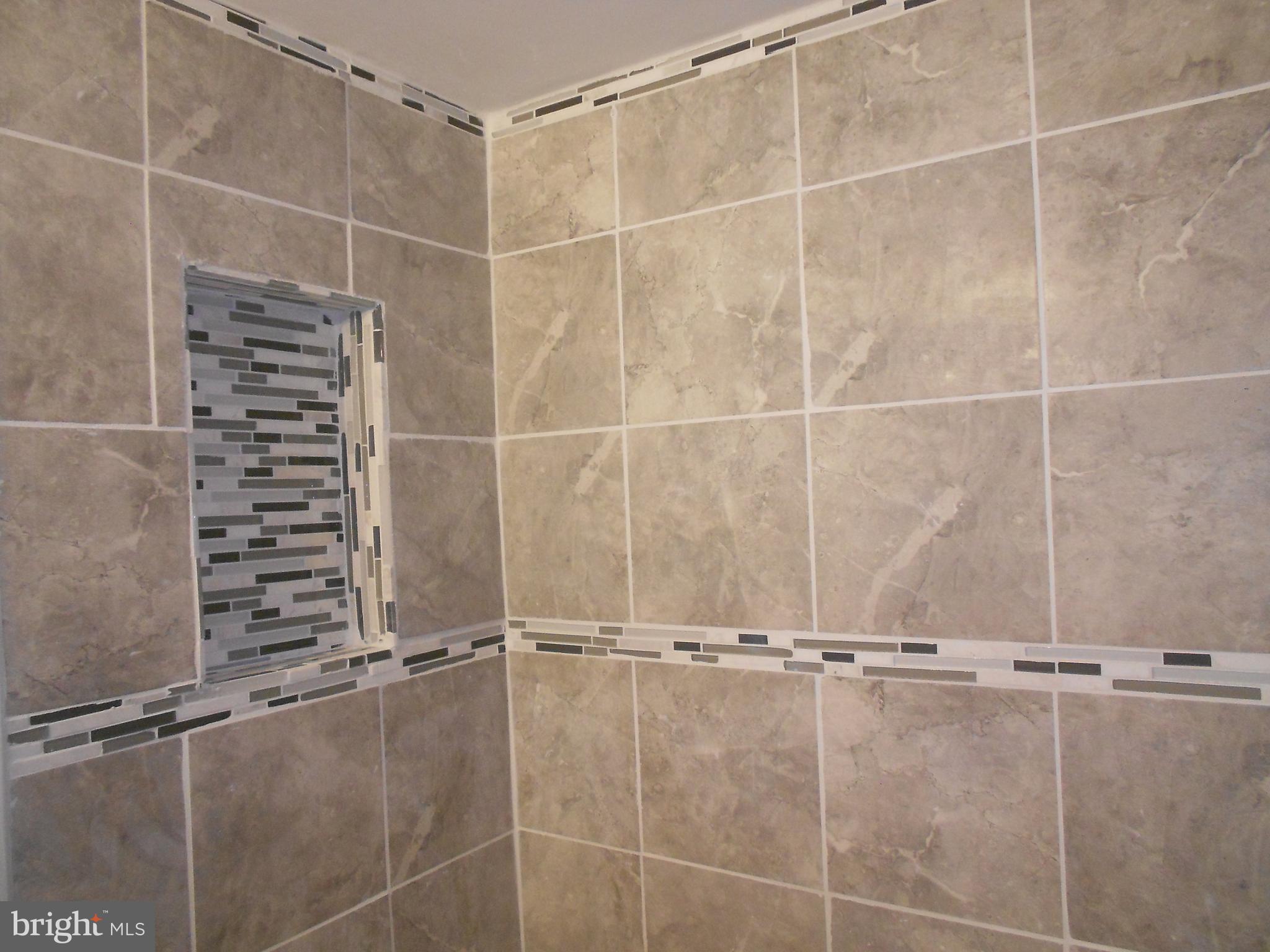 4004 Hilton Road Baltimore, MD 21215 - Photo 13 of 26 Bath