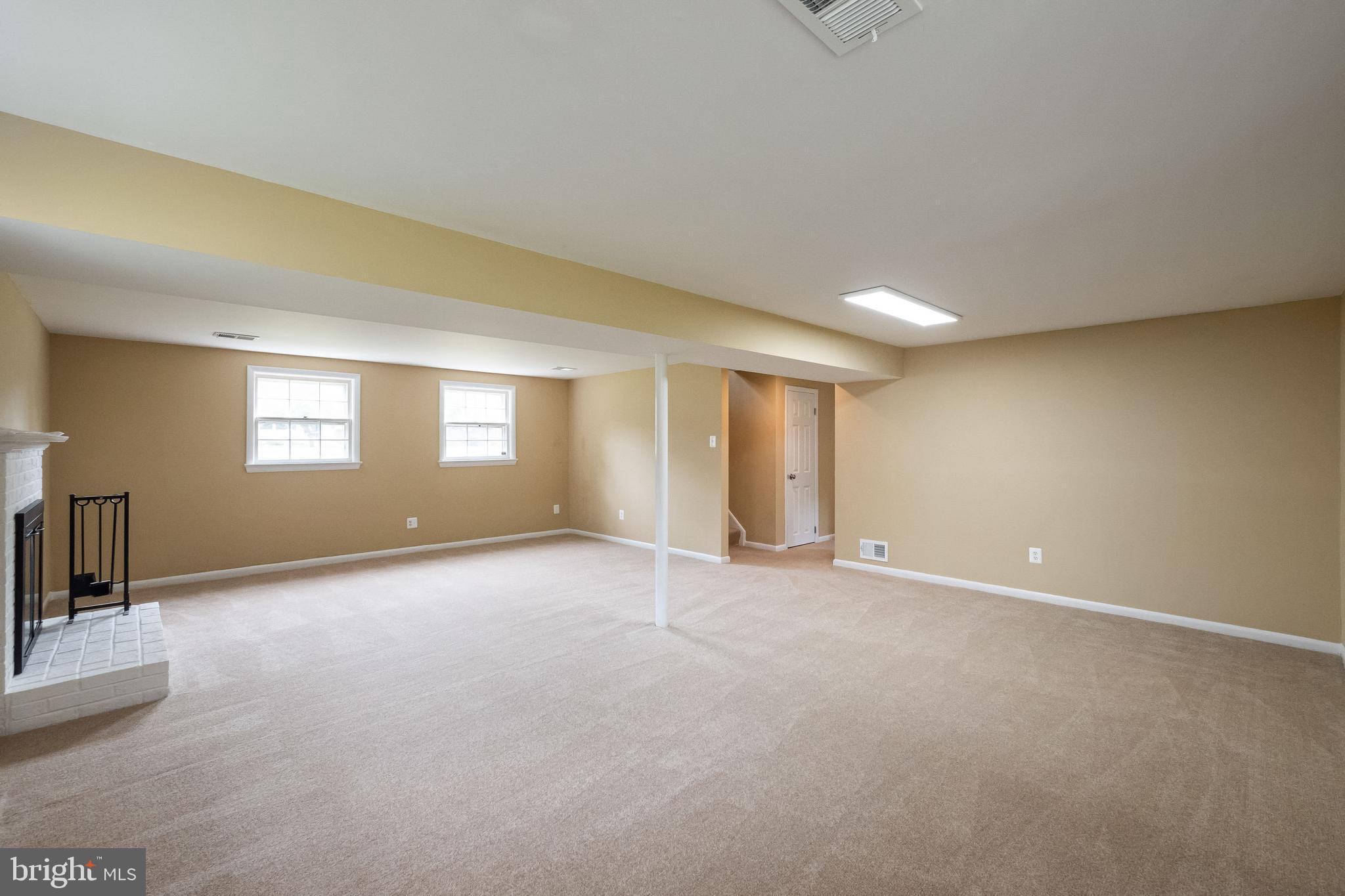 7802 Hayfield Road Alexandria, VA 22315 - Photo 21 of 34 Rec Room
