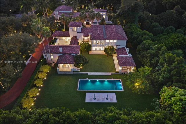 $32,000,000 | 545 Casuarina Concourse, Coral Gables, FL 33143