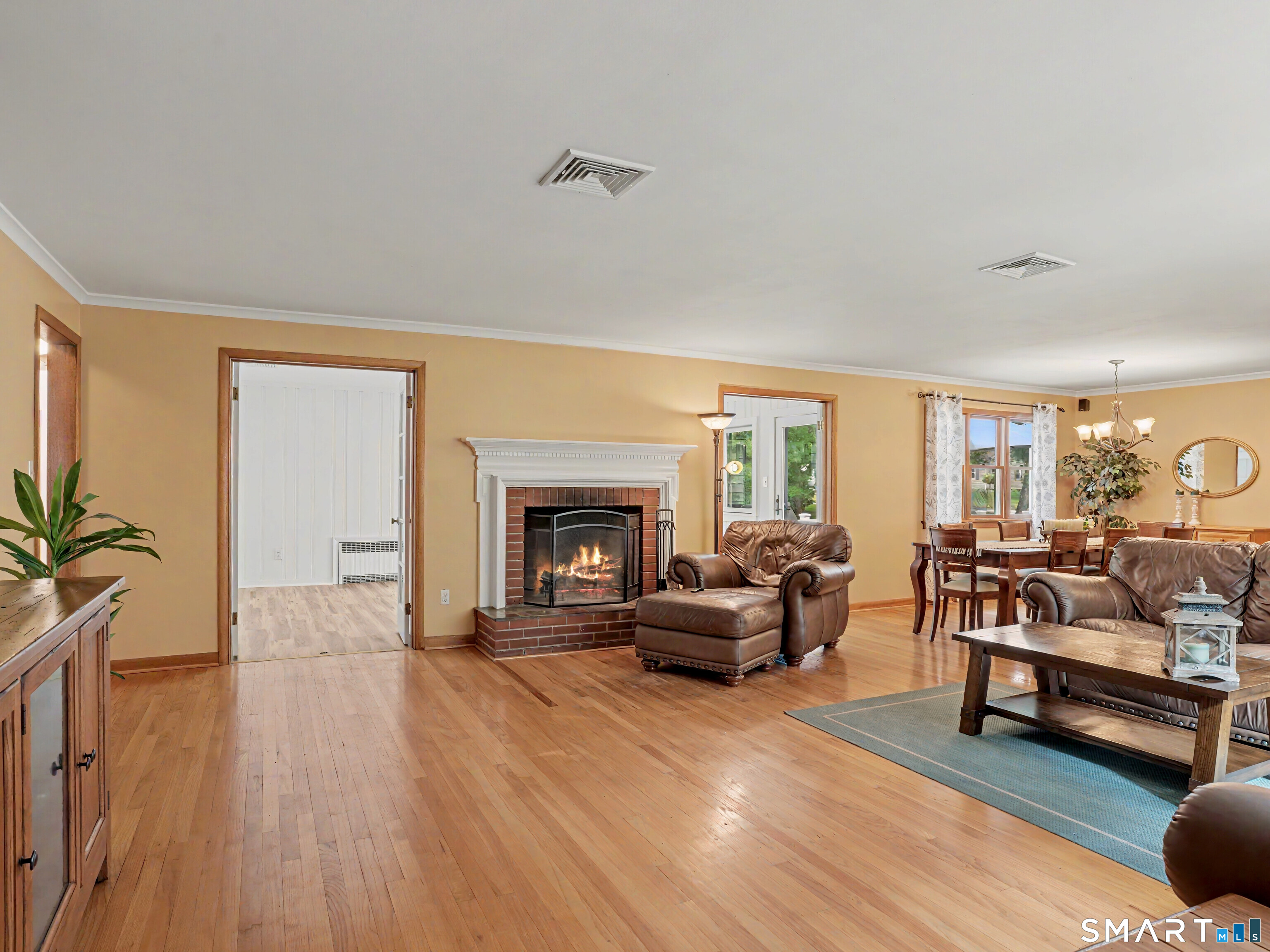 579 Racebrook Road Orange, CT 06477 - Photo 4 of 39