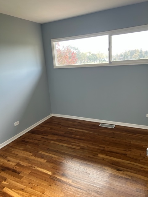 200 Flagstaff Lane Hoffman Estates, IL 60169 - Photo 11 of 19 a view of a window in the room