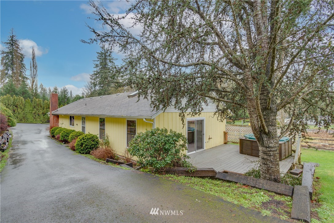 1320 Coal Creek Road Longview, WA 98632 - Photo 3 of 34 front view of a house with a street