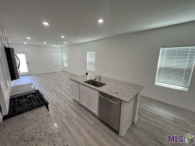 $1,895 | 1255 Drago Drive, Baton Rouge, LA 70820