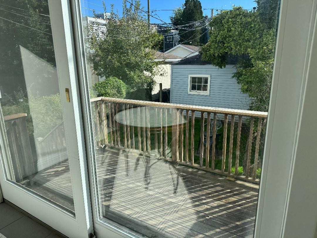 1831 West Nelson Street, Unit 1 Chicago, IL 60657 - Photo 8 of 11 a view of balcony