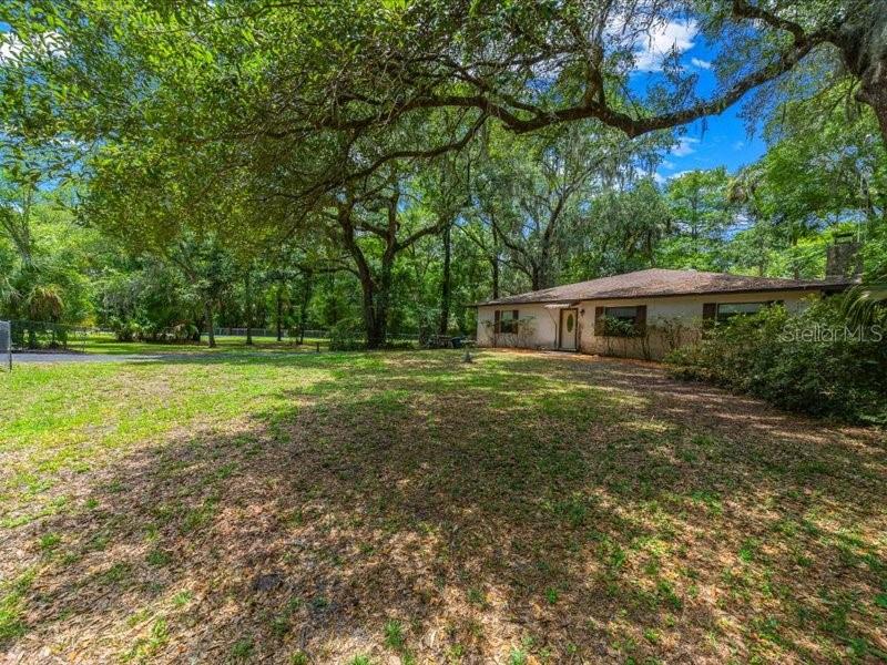495 North Robin Hood Road Inverness, FL 34450 - Photo 4 of 34