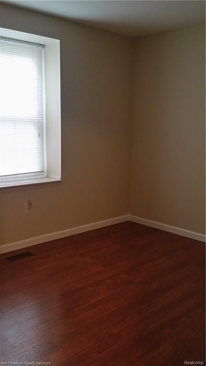 661 Ten Point Drive Rochester, MI 48309 - Photo 26 of 43 20150828_174155.jpg