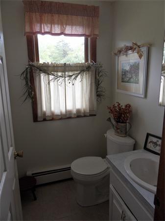 29 Harvest Road, Unit 29 Uxbridge, MA 01569 - Photo 8 of 22 Gallery Image 8