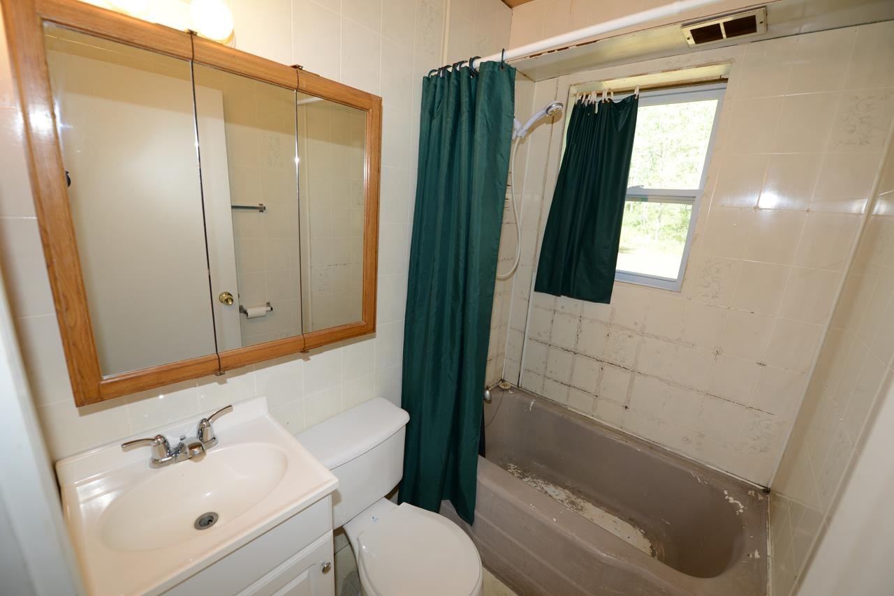 3031 North Three Mile Road Traverse City, MI 49686 - Photo 17 of 19 1788561-16.JPG