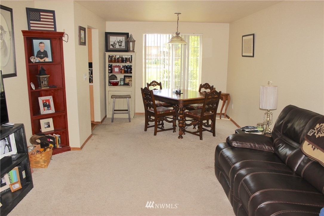 5937 185th Avenue Southwest Rochester, WA 98579 - Photo 7 of 25