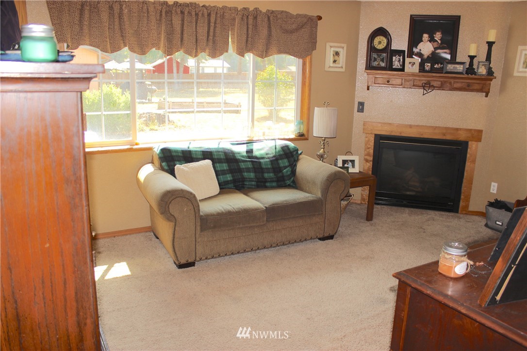 5937 185th Avenue Southwest Rochester, WA 98579 - Photo 9 of 25